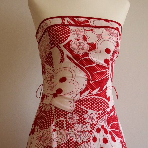 Vintage-Inspired Polka Dot Floral Strapless Dress - Picture 3 of 12